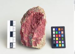 Foto von Erythrin (Kobaltbeschlag) (NHMW-MIN-Aa427)